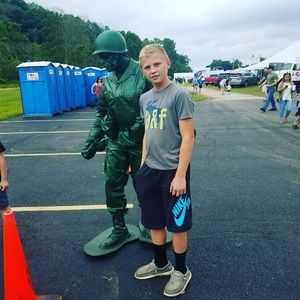 Meet your Posher, Carter